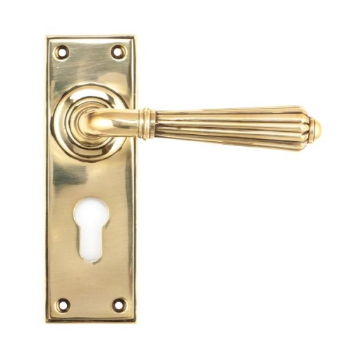 HINTON LEVER HANDLE ON BACKPLATE